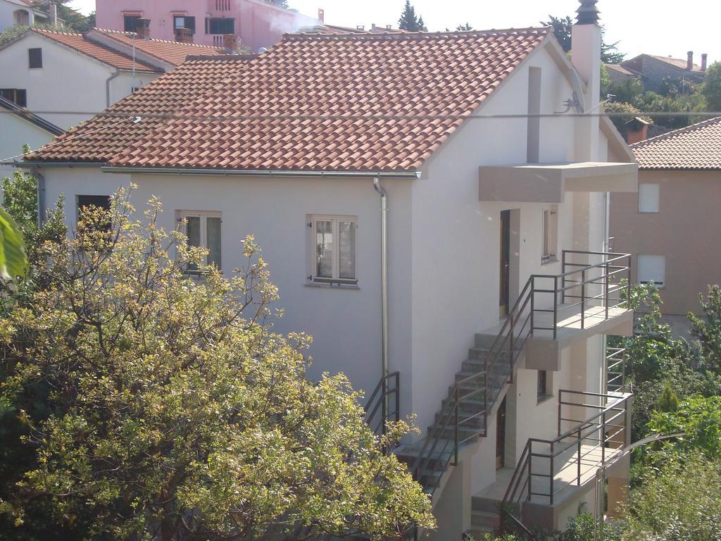 Apartments Marta Кърк Екстериор снимка