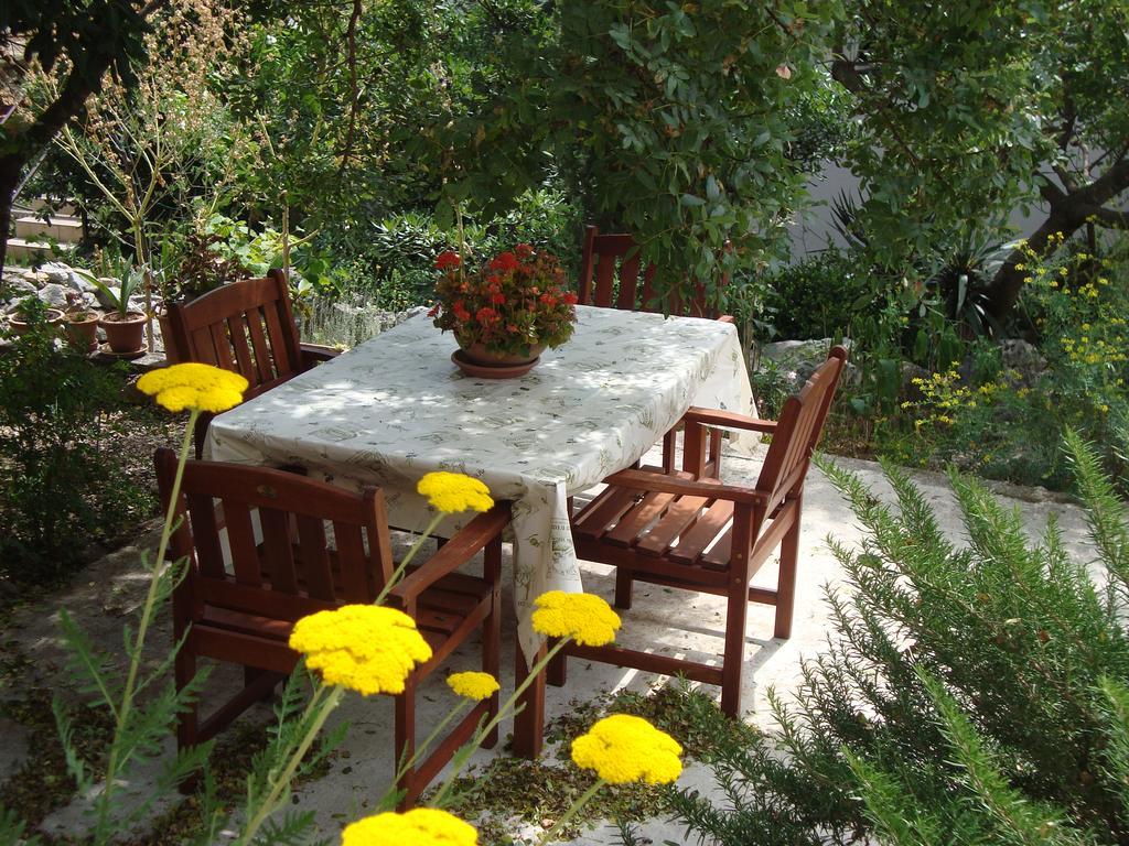 Apartments Marta Кърк Екстериор снимка