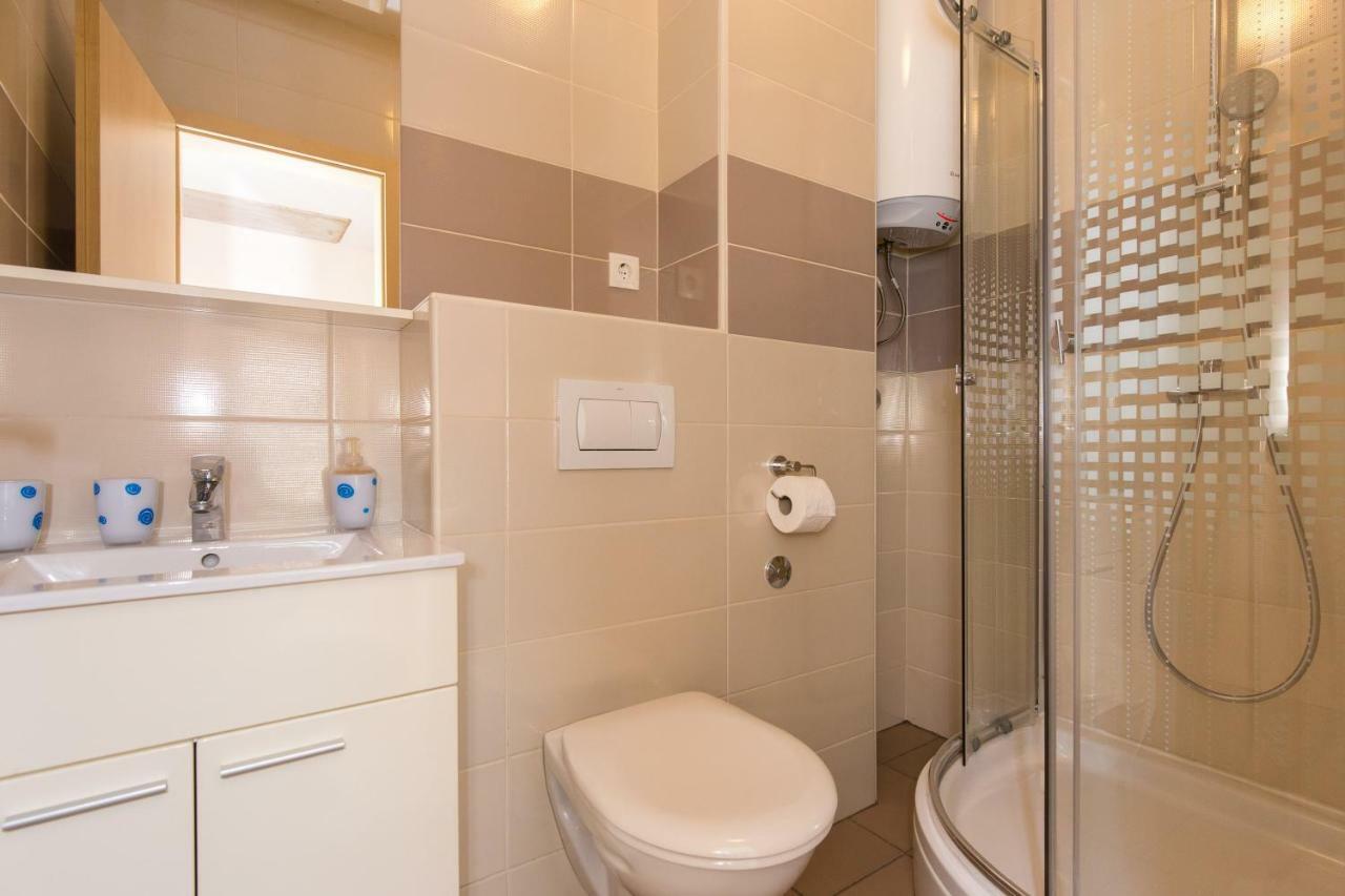 Apartments Marta Кърк Екстериор снимка