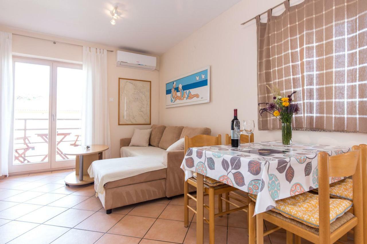 Apartments Marta Кърк Екстериор снимка