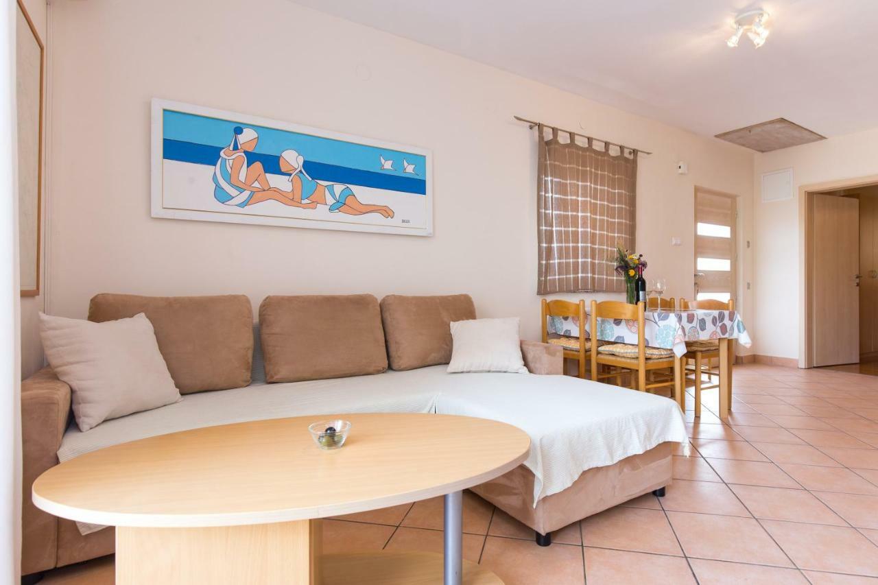 Apartments Marta Кърк Екстериор снимка
