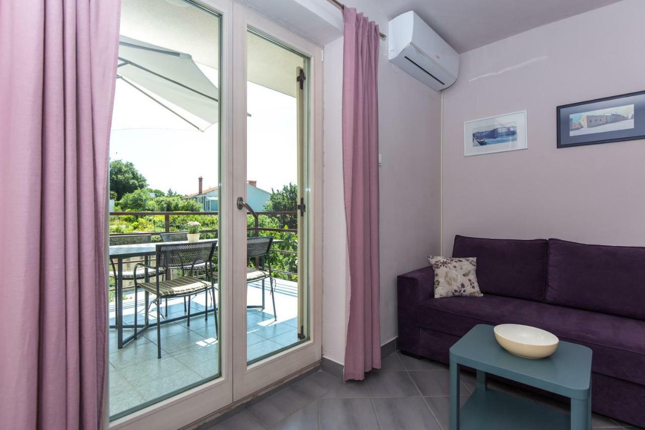 Apartments Marta Кърк Екстериор снимка