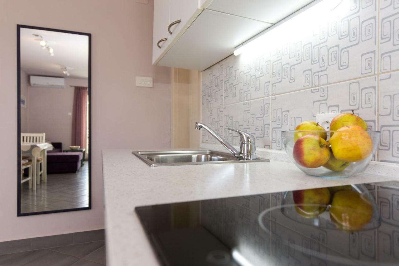 Apartments Marta Кърк Екстериор снимка