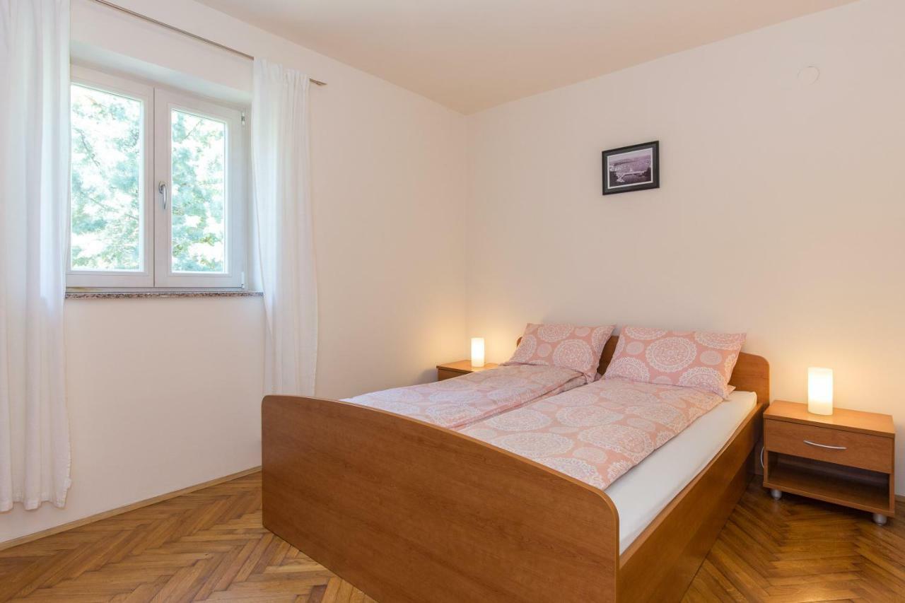 Apartments Marta Кърк Екстериор снимка